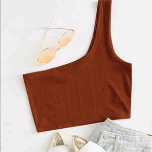 One shoulder crop top